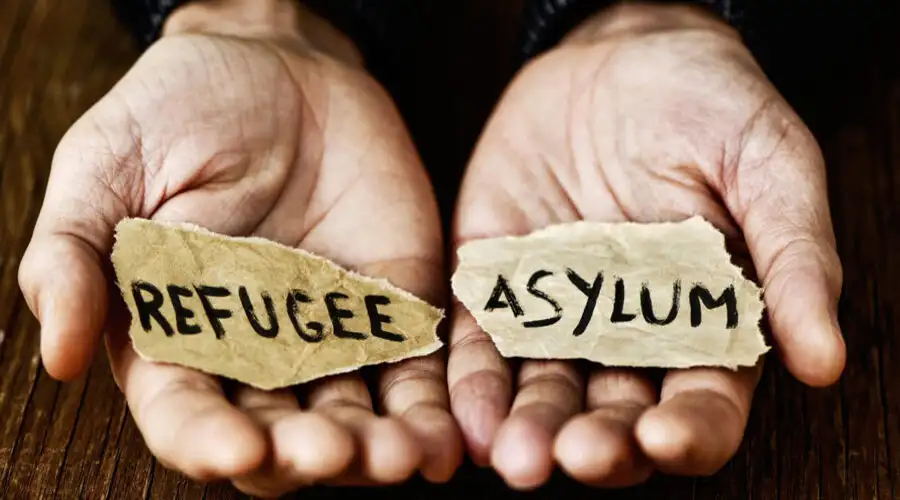 internal_details_hero_images-refugee-facts-900x450-1